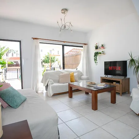 Palmove Near Yiannades Holiday home