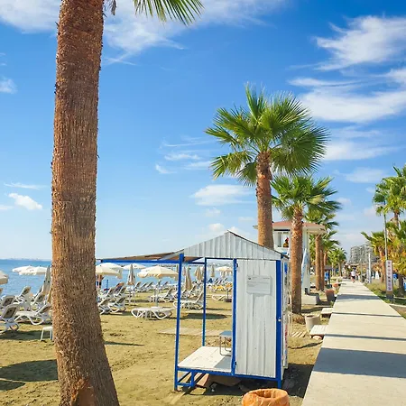 Palmove Near Yiannades *